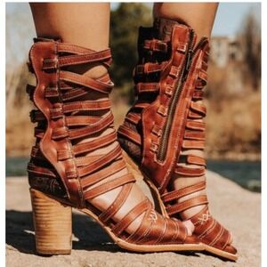 Freebird By Steven Makayla Rust Strappy Gladiator Tooled Leather Sandals Sz. 9